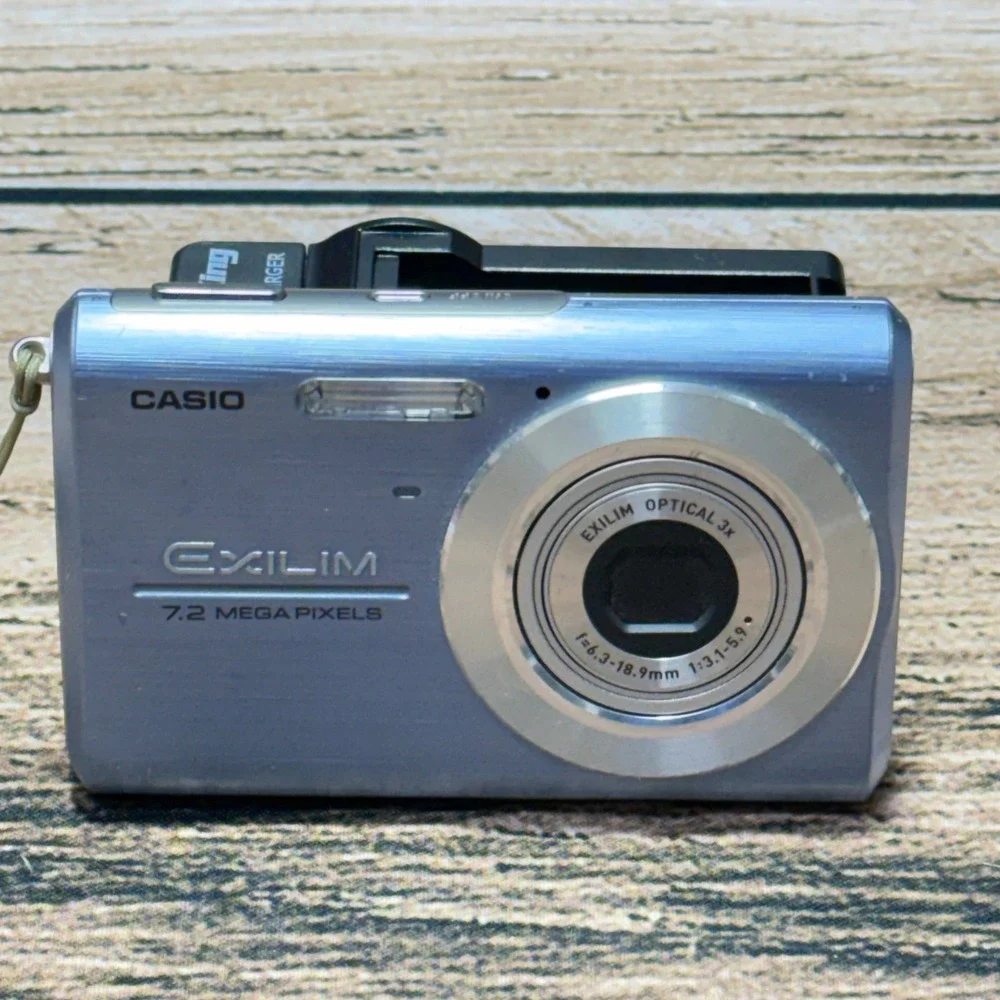 Casio Exilim EX-Z75 Digital Camera Unisex Blue Y2K Vintage 7.2MP Point Shoot